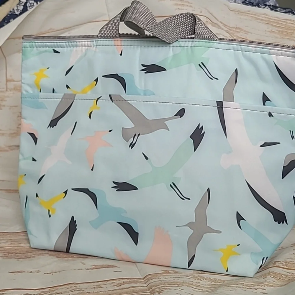 Thirty-One Gifts ...‎ Thermal Tote ... Flights of Fancy